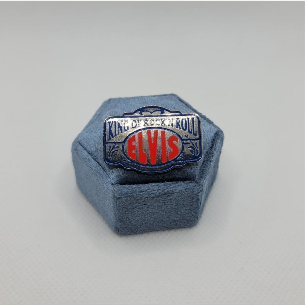ELVIS Pin Lot   - Picture 6 of 10